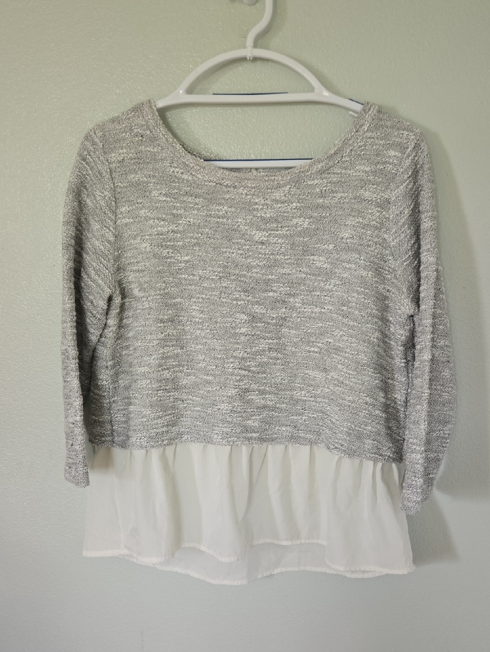 9-H15 STCL Anthropologie | Mixed Media Gray Sweater Tie Back Size Medium